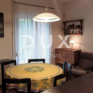 OPATIJA, OKOLICA- Obiteljska kuća s dva stana na parceli od 1800 m2