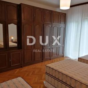 OPATIJA, OKOLICA- Obiteljska kuća s dva stana na parceli od 1800 m2
