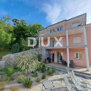 OPATIJA, OPRIĆ - apartmanska vila s 5 apartmana i bazenom