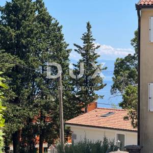 OPATIJA, OPRIĆ - dvoetažni stan – s okućnicom i garažom, 500 m od mora!