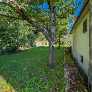 OPATIJA, OPRIĆ - investicijsko građevinsko zemljište s pogledom na more – mogućnost gradnje tri objekta