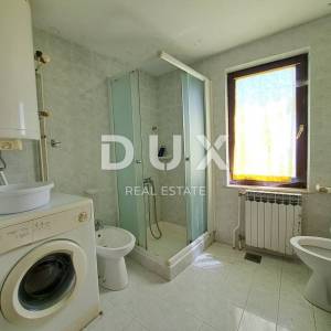 OPATIJA, OPRIĆ - obiteljska kuća s tri stambene jedinice na parceli od 1890 m2 
