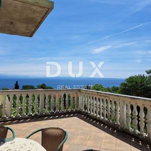 OPATIJA, OPRIĆ - obiteljska kuća s tri stambene jedinice na parceli od 1890 m2 