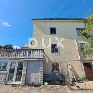 OPATIJA, OPRIĆ - obiteljska kuća s tri stambene jedinice na parceli od 1890 m2 