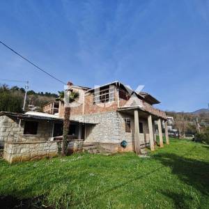 OPATIJA, OPRIĆ - Samostojeća kuća s pogledom na more! 1100m2 zemljište, PRILIKA!