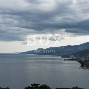 OPATIJA, PAVLOVAC, VOLOSKO - kuća/ zgrada 600m2 s 4 stana i s panoramskim pogledom na more + okoliš 1000m2