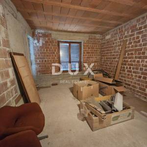 OPATIJA, PAVLOVAC, VOLOSKO - kuća/ zgrada 600m2 s 4 stana i s panoramskim pogledom na more + okoliš 1000m2
