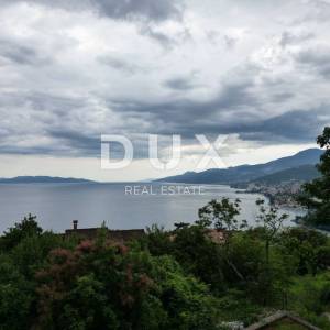 OPATIJA, PAVLOVAC, VOLOSKO - kuća/ zgrada 600m2 s 4 stana i s panoramskim pogledom na more + okoliš 1000m2
