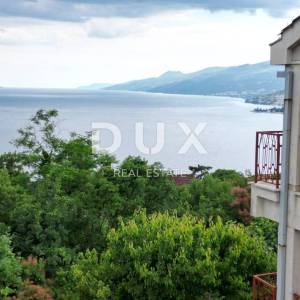 OPATIJA, PAVLOVAC, VOLOSKO - kuća/ zgrada 600m2 s 4 stana i s panoramskim pogledom na more + okoliš 1000m2