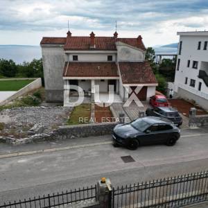 OPATIJA, PAVLOVAC, VOLOSKO - kuća/ zgrada 600m2 s 4 stana i s panoramskim pogledom na more + okoliš 1000m2