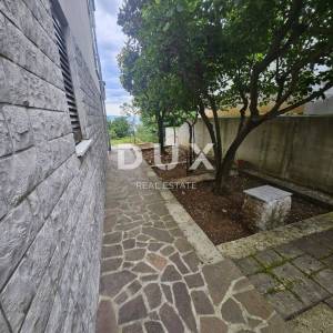 OPATIJA, PAVLOVAC, VOLOSKO - kuća/ zgrada 600m2 s 4 stana i s panoramskim pogledom na more + okoliš 1000m2