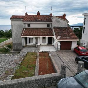 OPATIJA, PAVLOVAC, VOLOSKO - kuća/ zgrada 600m2 s 4 stana i s panoramskim pogledom na more + okoliš 1000m2
