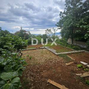OPATIJA, PAVLOVAC, VOLOSKO - kuća/ zgrada 600m2 s 4 stana i s panoramskim pogledom na more + okoliš 1000m2