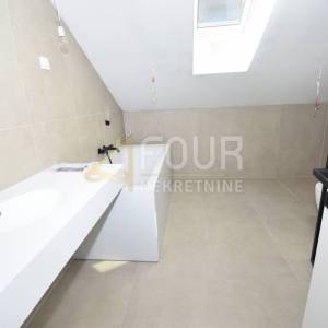 Opatija, penthouse s bazenom, 343.85m2