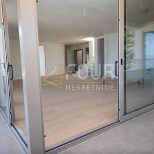 Opatija, penthouse s bazenom, 343.85m2