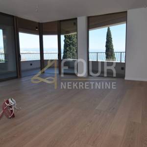 Opatija, penthouse s bazenom, 343.85m2
