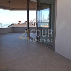 Opatija, penthouse s bazenom, 343.85m2