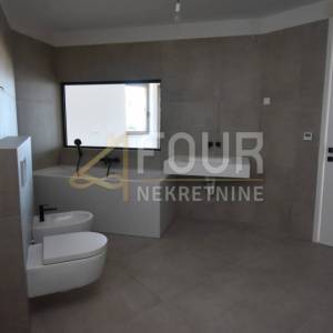 Opatija, penthouse s bazenom, 343.85m2