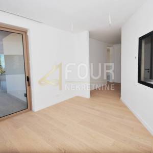 Opatija, penthouse s bazenom, 343.85m2