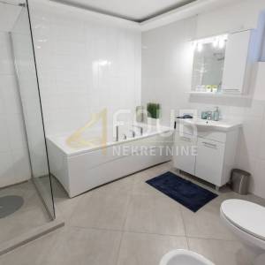 Opatija, Pobri, 124.42m2, stan, terasa, lođa, vrt 125m2