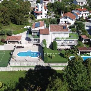 OPATIJA, POBRI - dvojna vila s bazenom i teniskim terenom