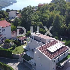 OPATIJA, POBRI - dvojna vila s bazenom i teniskim terenom