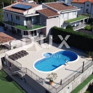 OPATIJA, POBRI - dvojna vila s bazenom i teniskim terenom