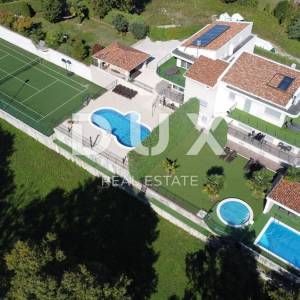 OPATIJA, POBRI - dvojna vila s bazenom i teniskim terenom