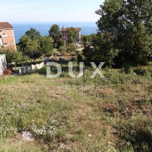 OPATIJA, POBRI - građevinski teren 1063m2 S GRAĐEVINSKOM DOZVOLOM!!! s pogledom na more za apartmane /  obiteljsku villu / kuću...
