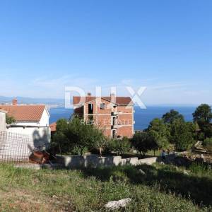 OPATIJA, POBRI - građevinski teren 1063m2 S GRAĐEVINSKOM DOZVOLOM!!! s pogledom na more za apartmane /  obiteljsku villu / kuću...