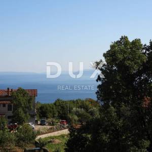 OPATIJA, POBRI - građevinski teren 1063m2 S GRAĐEVINSKOM DOZVOLOM!!! s pogledom na more za apartmane /  obiteljsku villu / kuću...