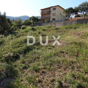 OPATIJA, POBRI - građevinski teren 1063m2 S GRAĐEVINSKOM DOZVOLOM!!! s pogledom na more za apartmane /  obiteljsku villu / kuću...