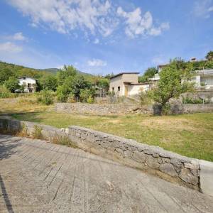 OPATIJA, POBRI- građevinsko zemljište 615m2 s pogledom na more za stambenu zgradu-stanove-apartmane/ obiteljsku kuću/ kuću za i...