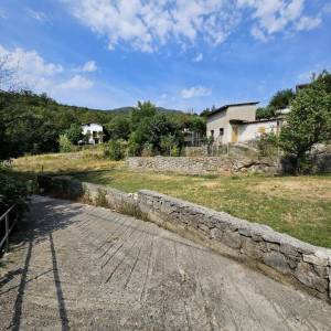 OPATIJA, POBRI- građevinsko zemljište 615m2 s pogledom na more za stambenu zgradu-stanove-apartmane/ obiteljsku kuću/ kuću za i...