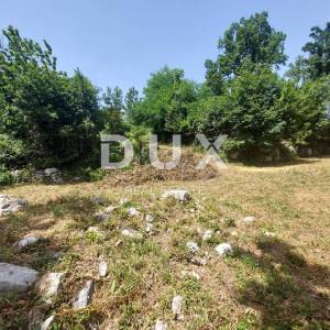 OPATIJA, POBRI - građevinsko zemljište 594m2 za obiteljsku kuću/  villu / apartmane / kuće za iznajmljivanje - odmor s bazenom ...