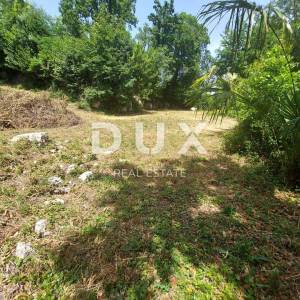 OPATIJA, POBRI - građevinsko zemljište 594m2 za obiteljsku kuću/  villu / apartmane / kuće za iznajmljivanje - odmor s bazenom ...