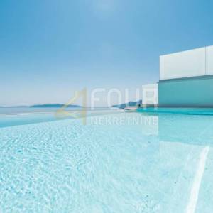 Opatija, Pobri, moderna luksuzna vila s infinity bazenom i panoramskim pogledom