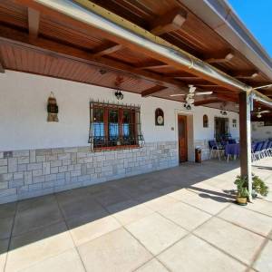 OPATIJA, POBRI-  održavana vila od 542m2 ogromnog potencijala s pogledom na more i okućnicom od 1200m2