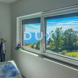 OPATIJA, POBRI - penthouse iznad centra Opatije s garažom, panoramski pogled na more