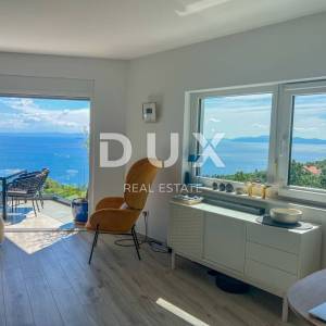 OPATIJA, POBRI - penthouse iznad centra Opatije s garažom, panoramski pogled na more