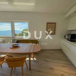 OPATIJA, POBRI - penthouse iznad centra Opatije s garažom, panoramski pogled na more