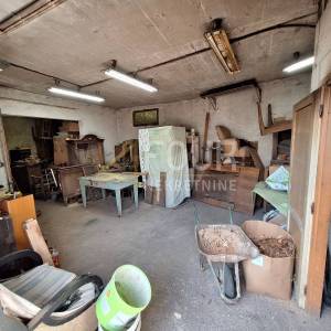 Opatija, Pobri, poslovni objekt 256m2 na parceli 1.116m2