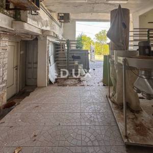OPATIJA, POBRI - poslovni prostor na odličnoj lokaciji od 150m²