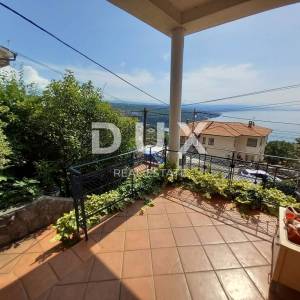 OPATIJA, POBRI - Prekrasna mediteranska kuća s fenomenalnim pogledom i velikom okućnicom