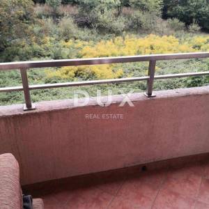 OPATIJA, POBRI - prostrana garsonjera s velikom lođom