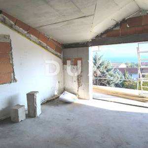 OPATIJA, POBRI - Prostrani stan 130 m2 - POGLED NA MORE!!