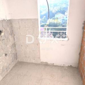 OPATIJA, POBRI - Prostrani stan 130 m2 - POGLED NA MORE!!