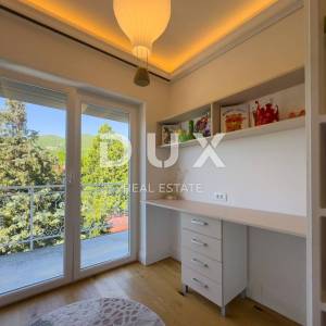 OPATIJA, POBRI - SAMO KOD NAS! Dizajnerski uređen stan s panoramskim pogledom na more