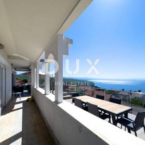 OPATIJA, POBRI - SAMO KOD NAS! Dizajnerski uređen stan s panoramskim pogledom na more