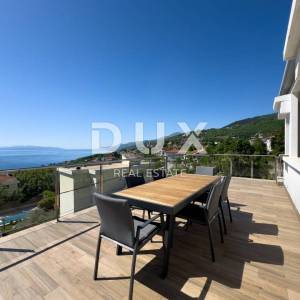 OPATIJA, POBRI - SAMO KOD NAS! Dizajnerski uređen stan s panoramskim pogledom na more